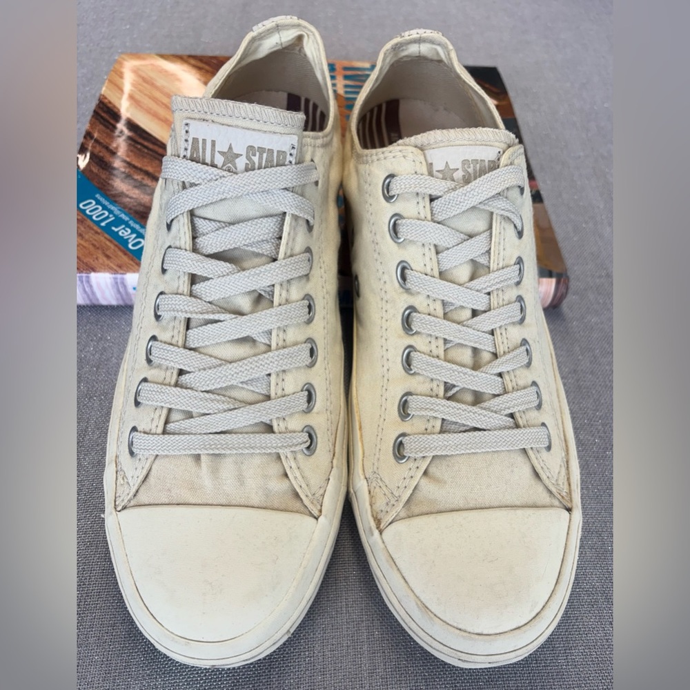 Women’s Canvas Converse Allstars Low Tops USA Size 10.5 Lace Up Off White